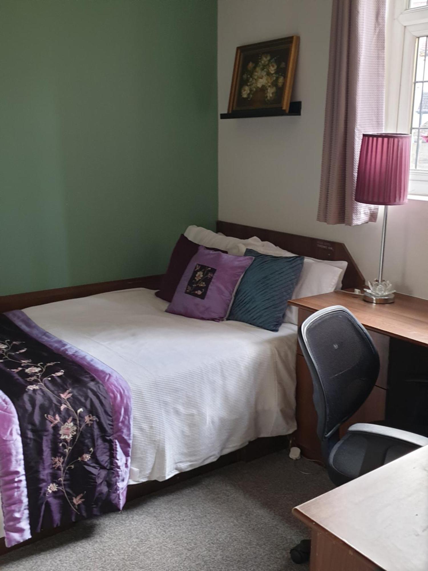 Mother-In-Law Guest House Hotel Leeds Leeds  Exterior photo